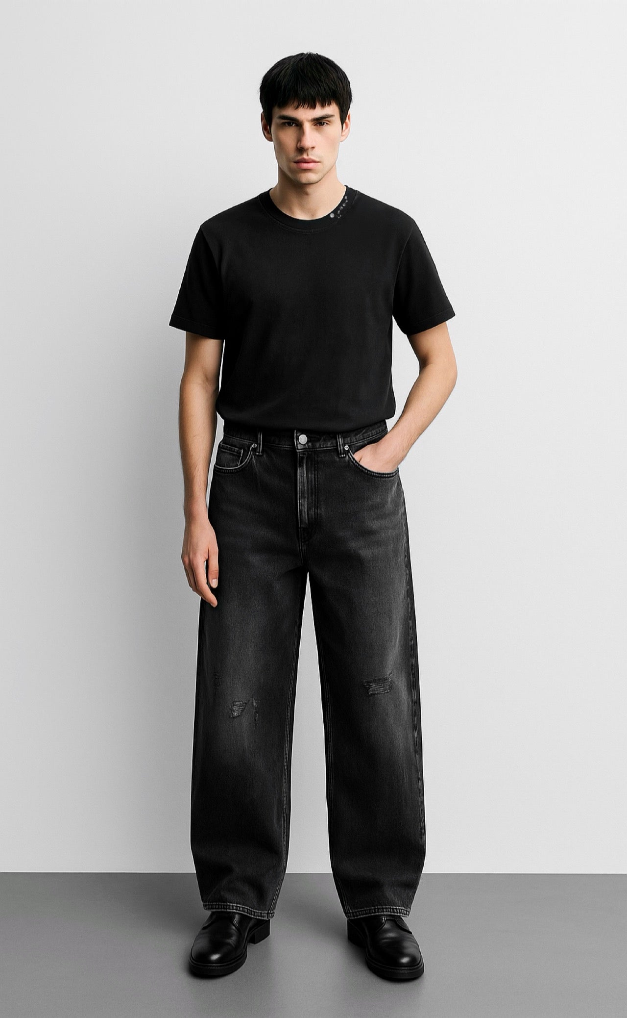 Slim pierced t-shirt