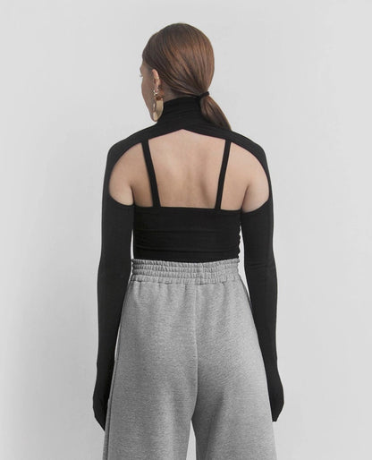 U top with sleeves